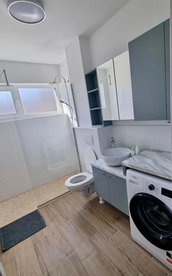 Lily Central Apartment With Free Parking Targu-Mures Bagian luar foto